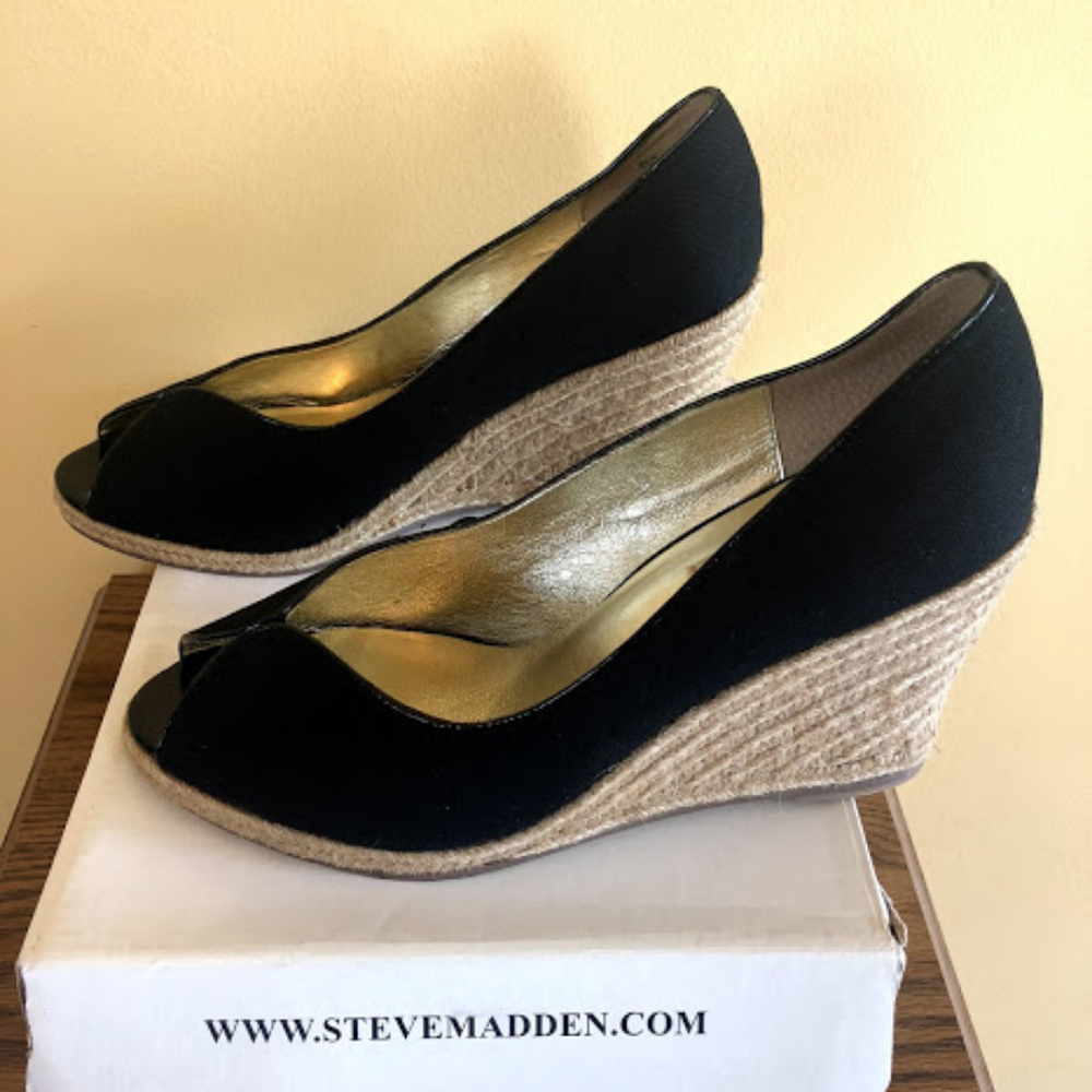 Steve Madden Espadrille Peep-Toe Wedges (8.5M)
